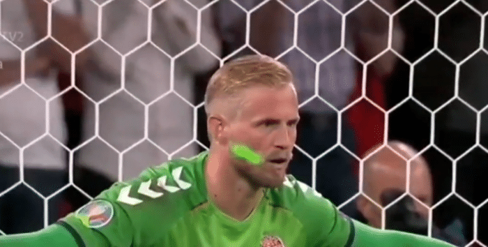 包含VAR判罚再引争议，莫德里奇对阵曼城裁判判点引发巨大争议的词条